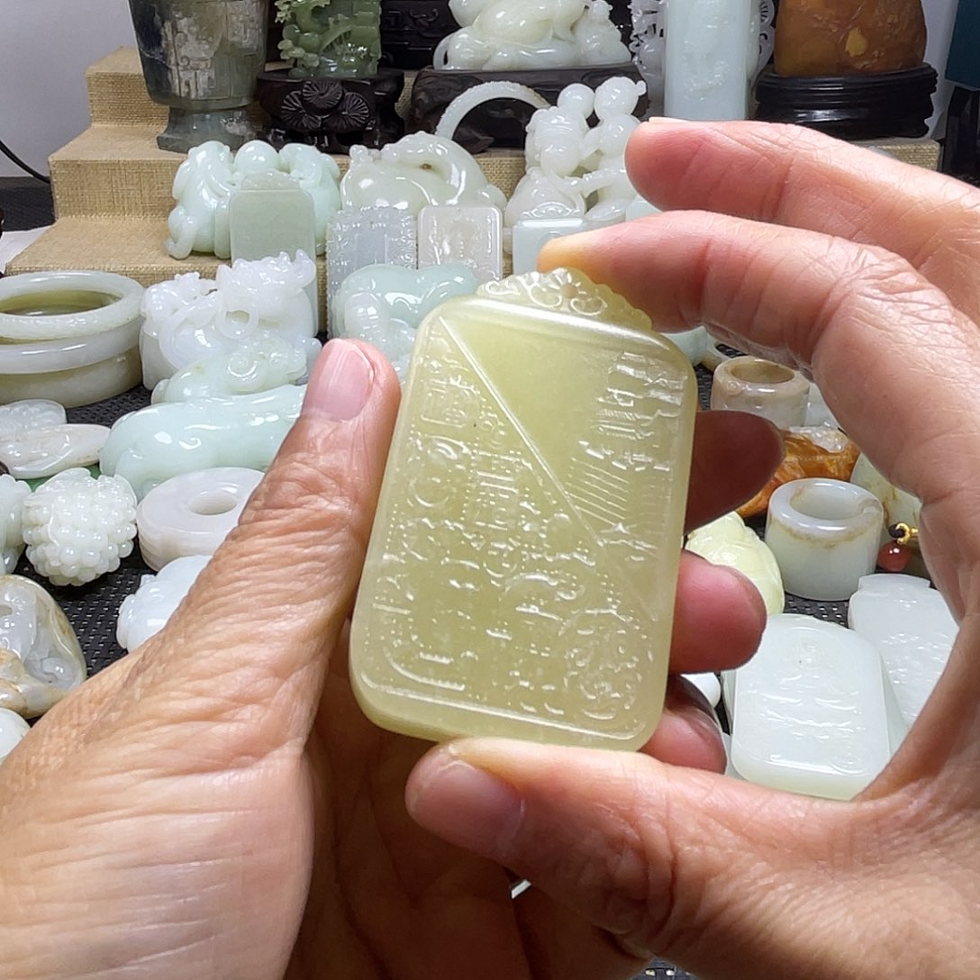 和田玉（糖玉）未镶嵌挂件