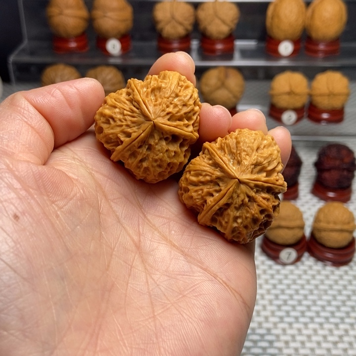 文玩核桃把件26三棱