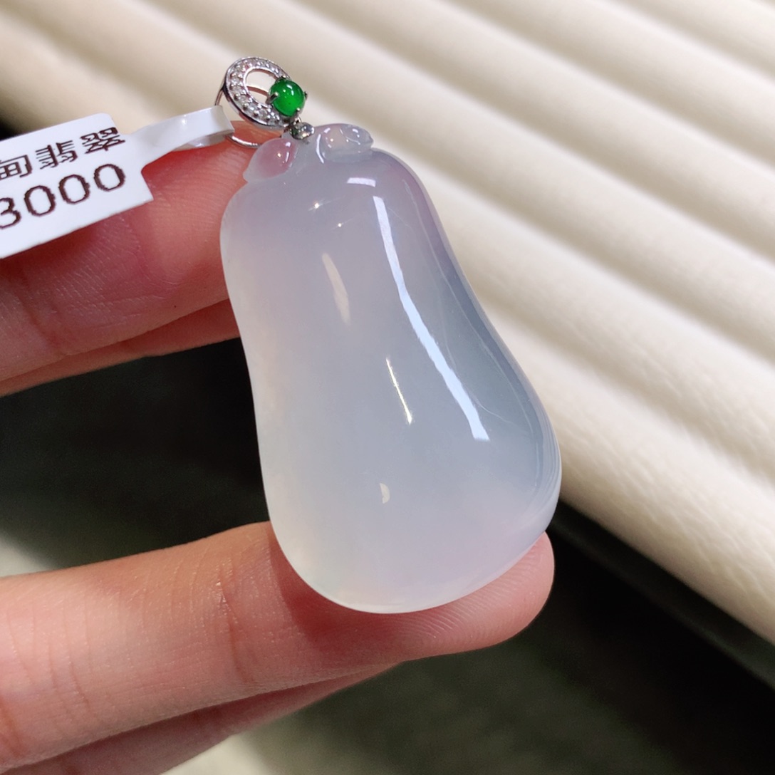 翡翠颈饰18K金镶嵌大瓜