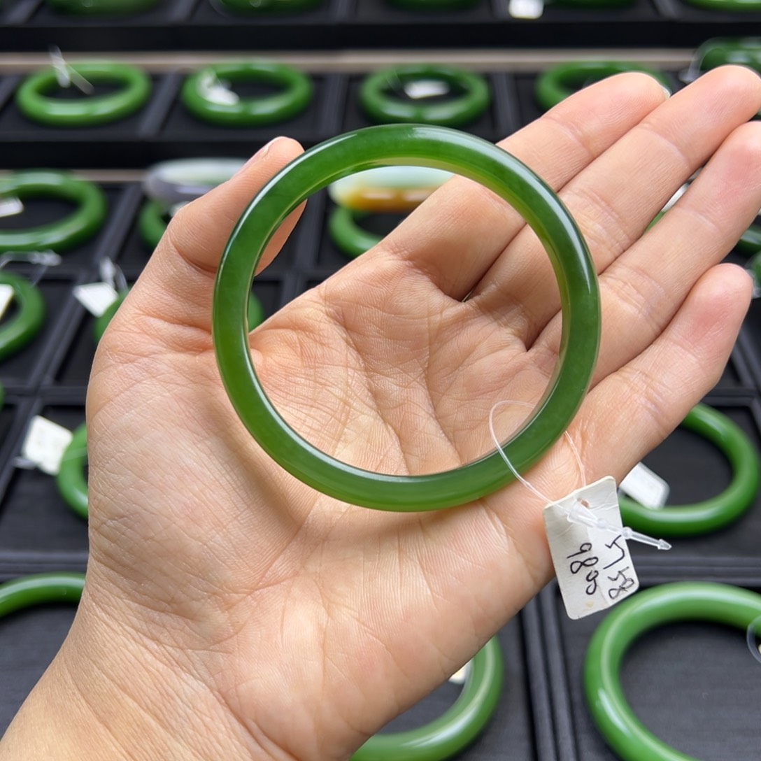 和田玉（碧玉）未镶嵌手镯冰底双色碧玉