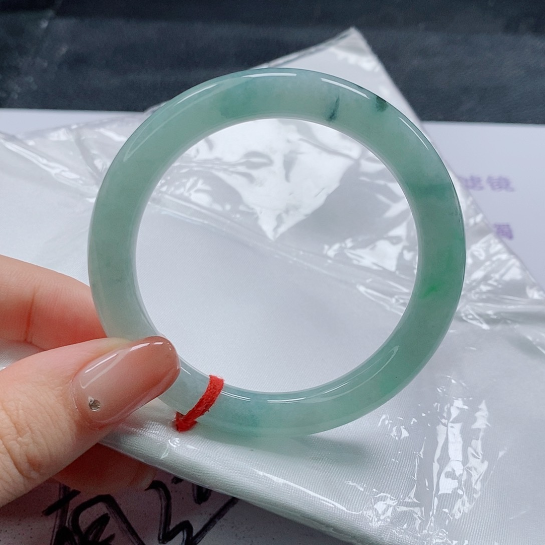 【闪购商品】未镶嵌手镯（圆镯）翡翠534号