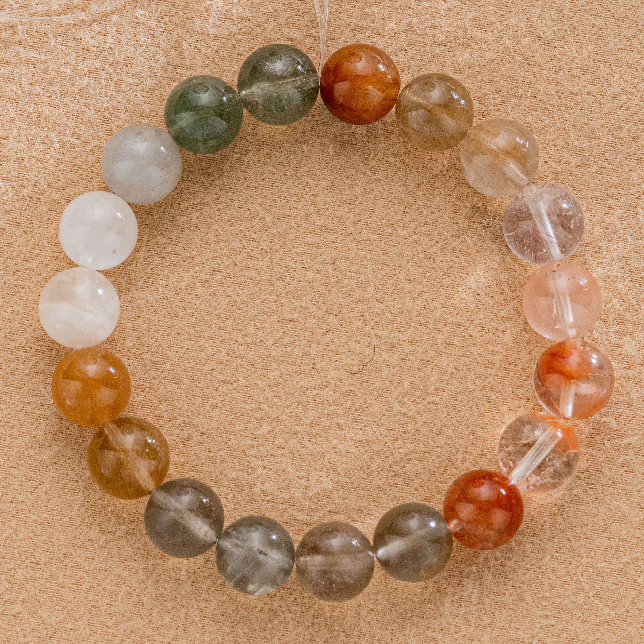 【奢小姐珠宝】彩兔毛水晶手串（10.5mm左右）-W2218