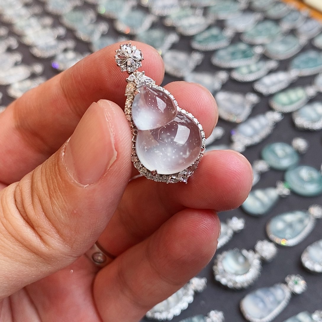 翡翠颈饰18K金镶嵌w****、