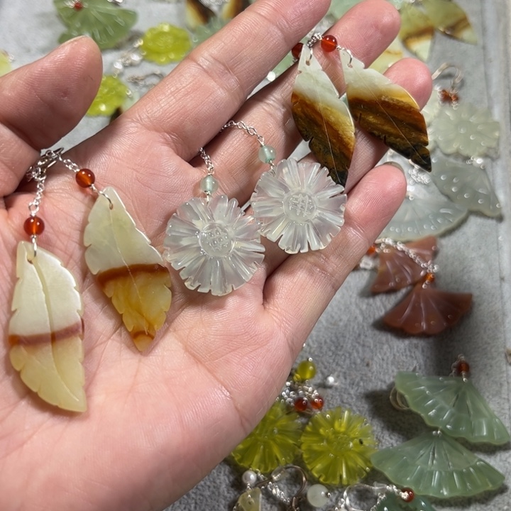 蛇纹石玉耳饰未镶嵌