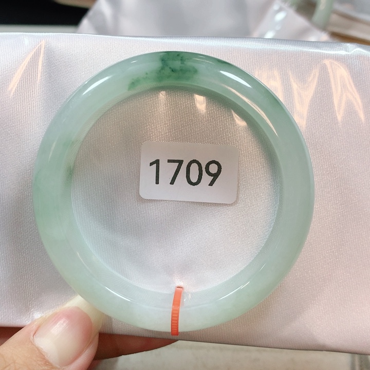 翡翠手镯未镶嵌天然翡翠手镯53.1