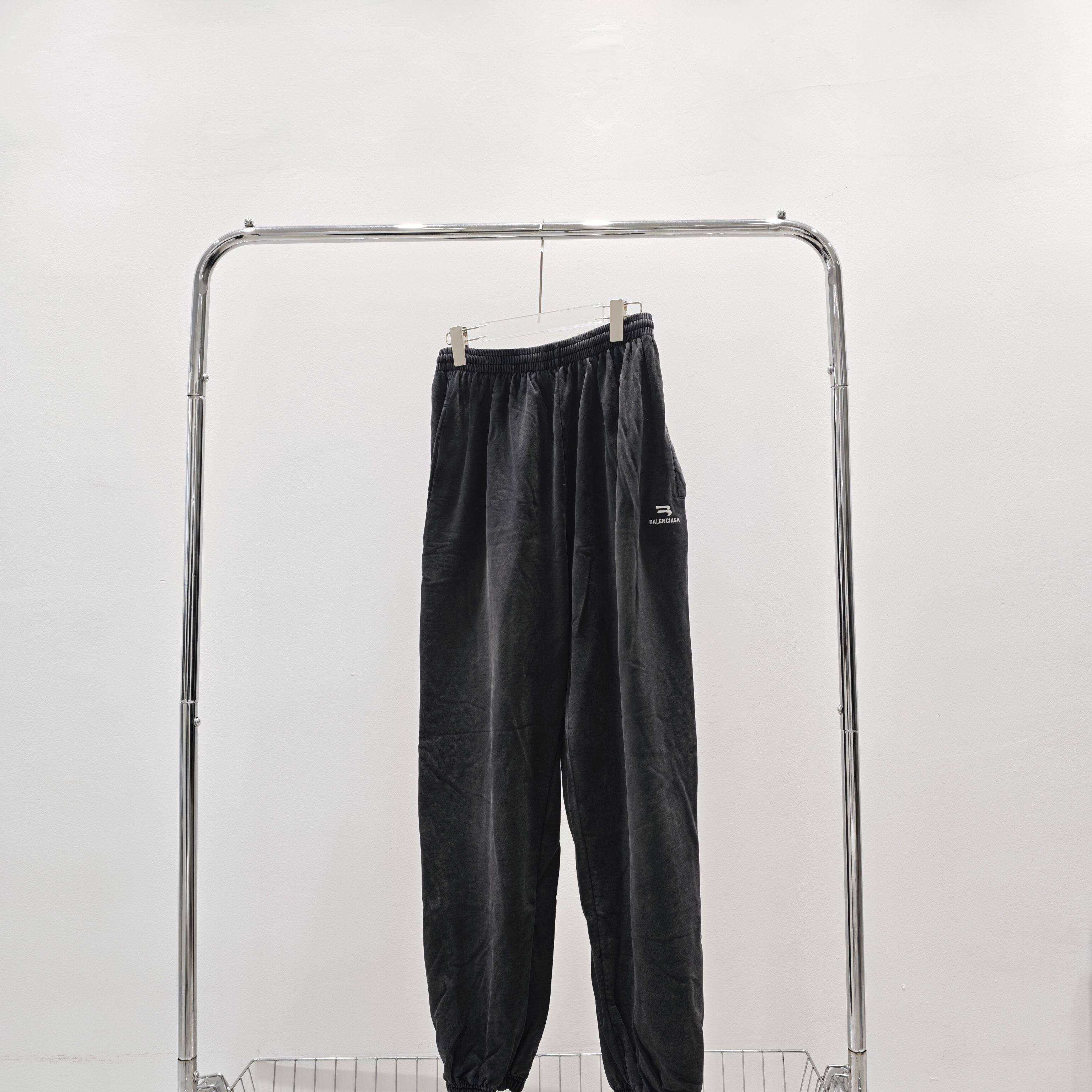 未使用 Balenciaga/巴黎世家 做旧水洗灰色logo卫裤 01212 尺码s