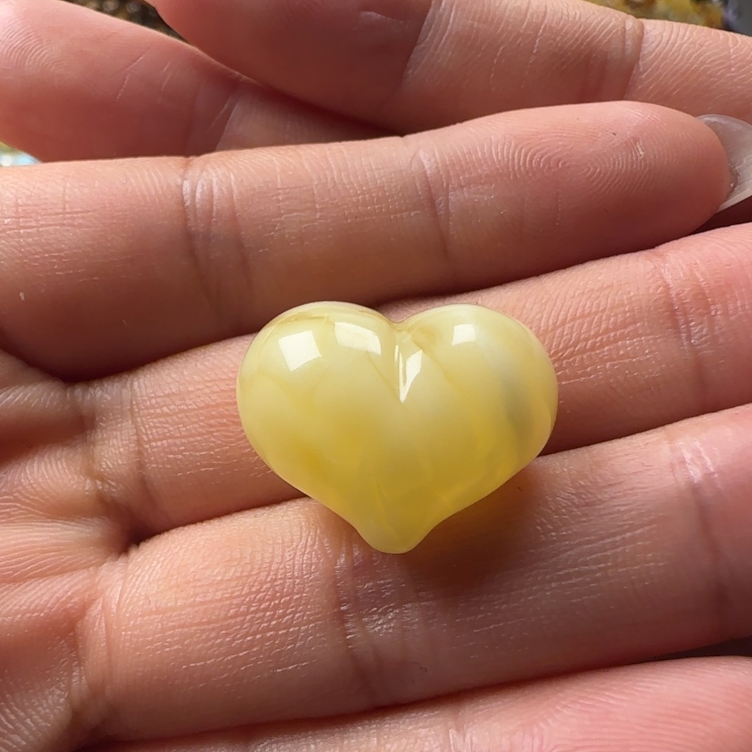 小***家蜜蜡未镶嵌颈饰白花蜡屁桃吊坠（打孔不退换）