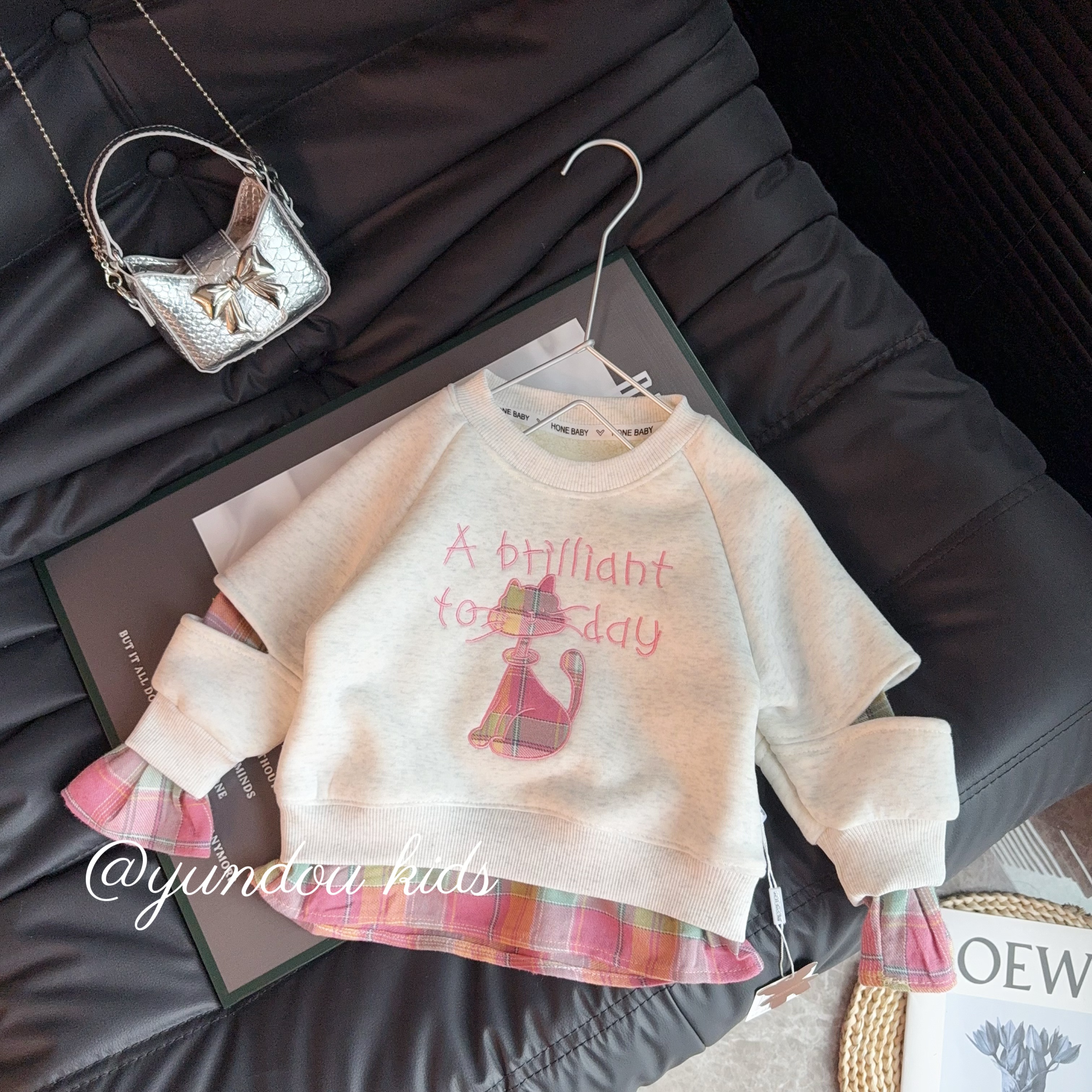 加绒加厚新款刺绣小猫女童卫衣秋冬款时尚宽松髦百搭儿童上衣