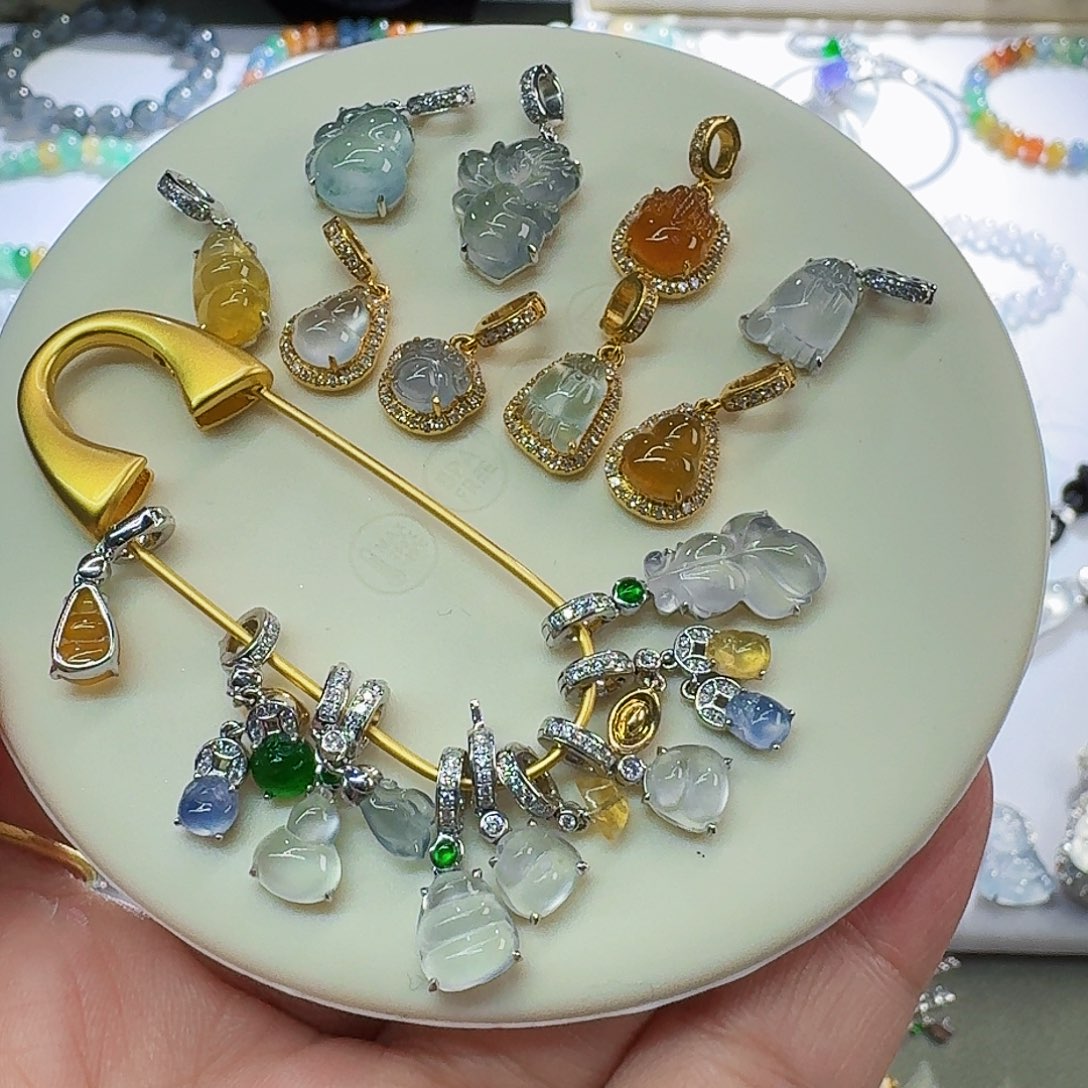 翡翠颈饰18K金镶嵌多样性发其一