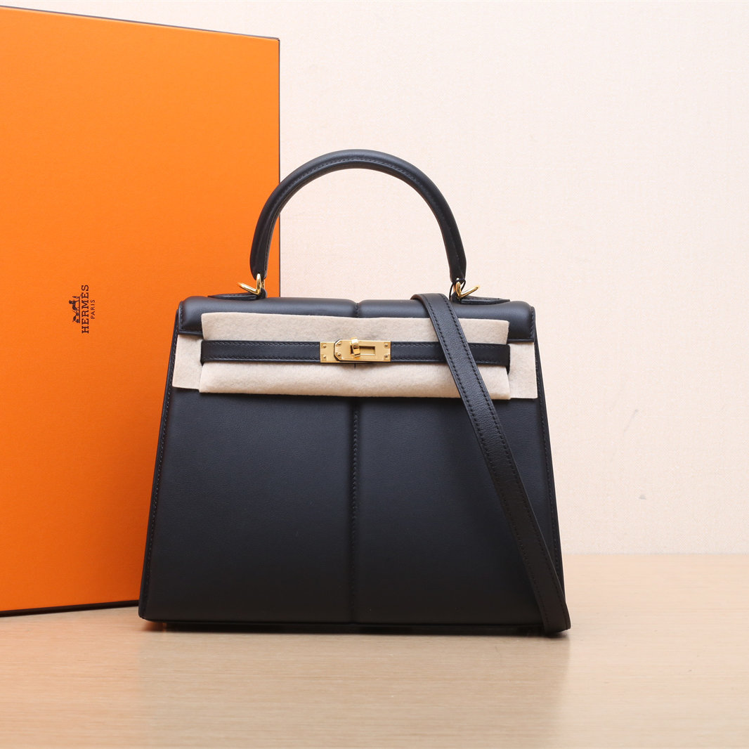 99新 Hermes/爱马仕 小花6欢 kelly 25 padded 黑色S皮U刻 金扣包