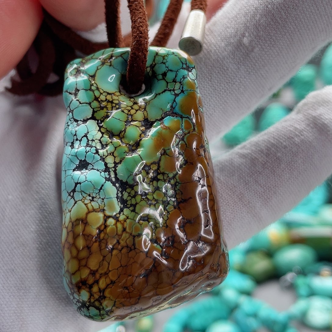 绿松石颈饰未镶嵌