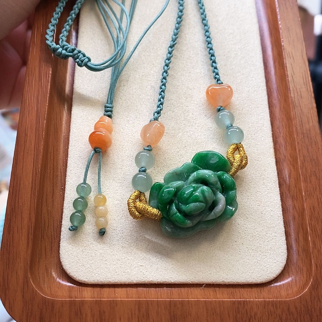 翡翠颈饰未镶嵌翡翠挂件