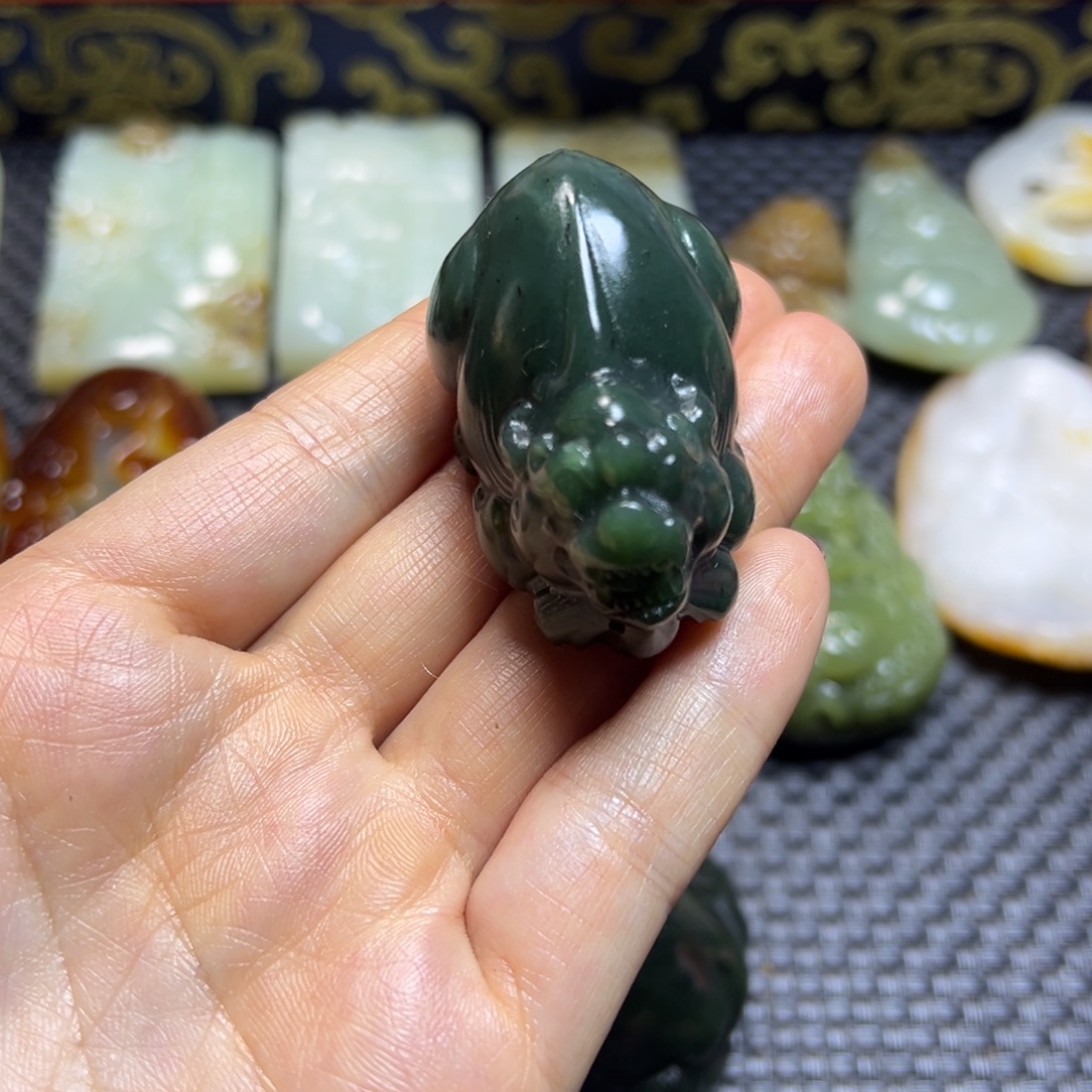 和田玉未镶嵌挂件