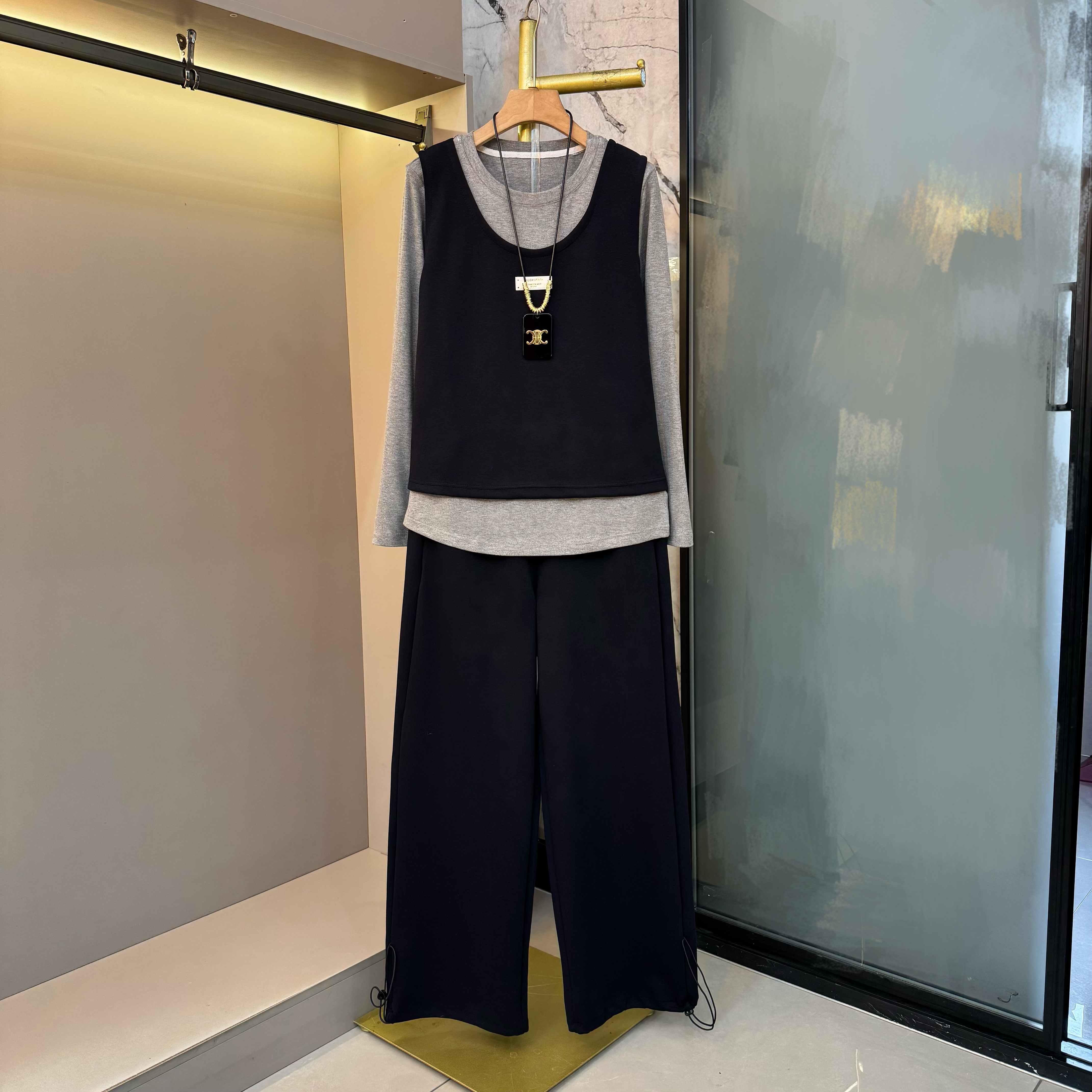 新款时尚气质秋季2025新款打底衫+马甲+裤子显瘦遮肉三件套3002