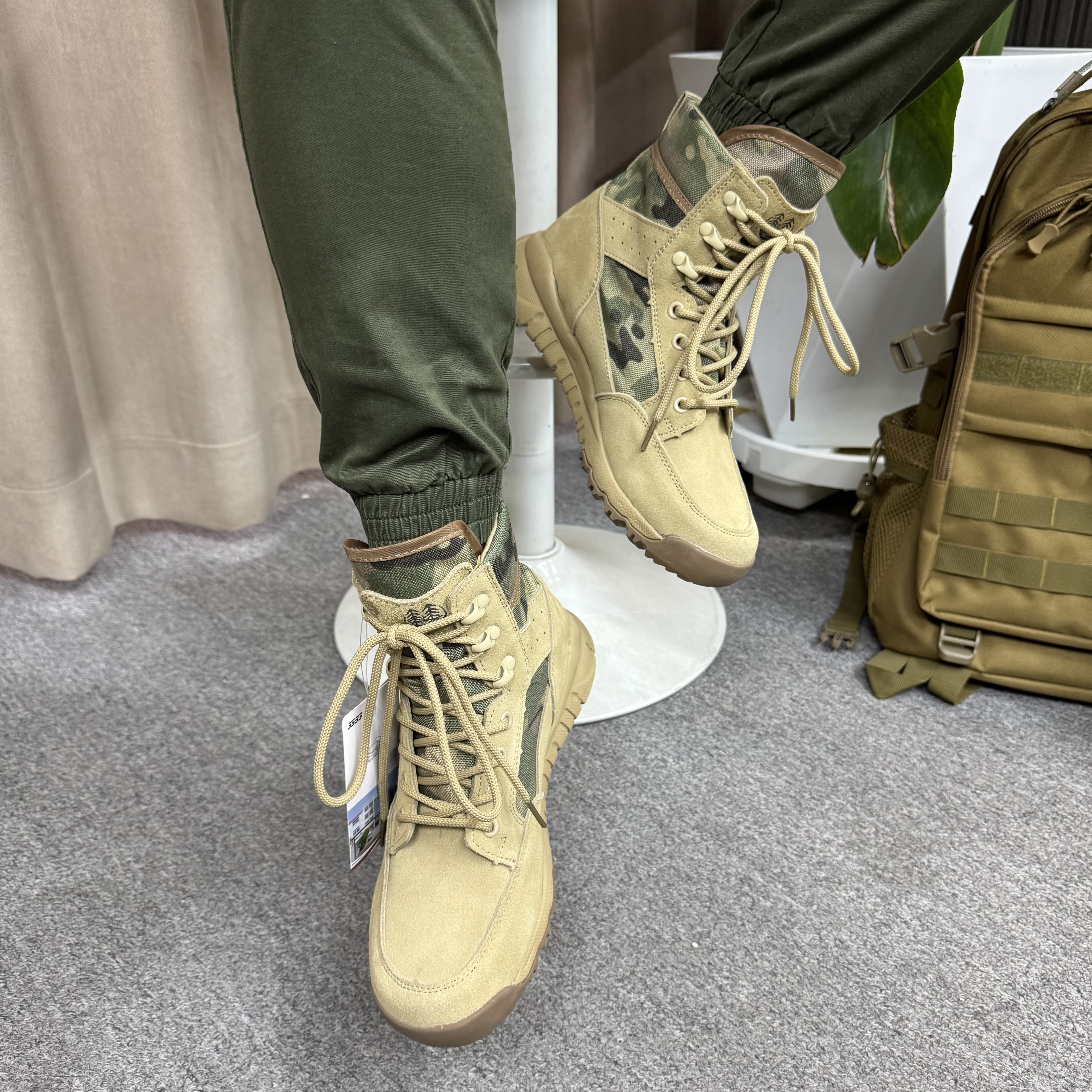 沙色迷彩中帮四季男女同款登山徒步户外鞋