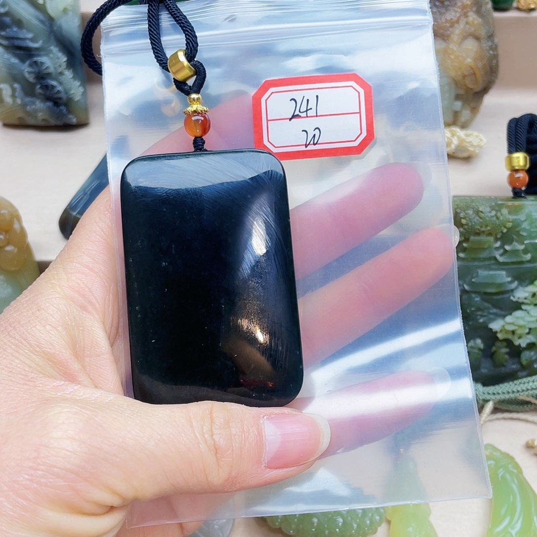 未镶嵌和田玉挂件