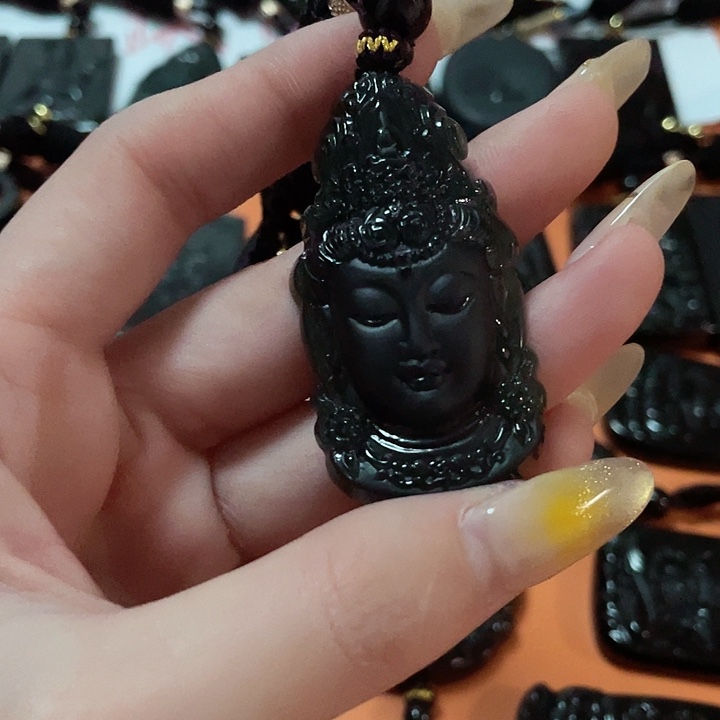翡翠颈饰未镶嵌覆**云