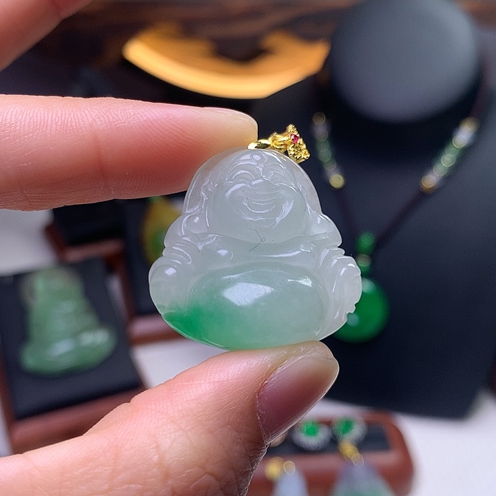 翡翠颈饰未镶嵌吊坠