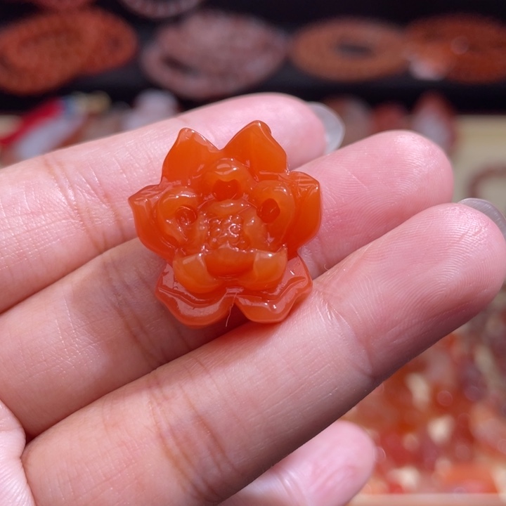 南红玛瑙莲花未镶嵌507