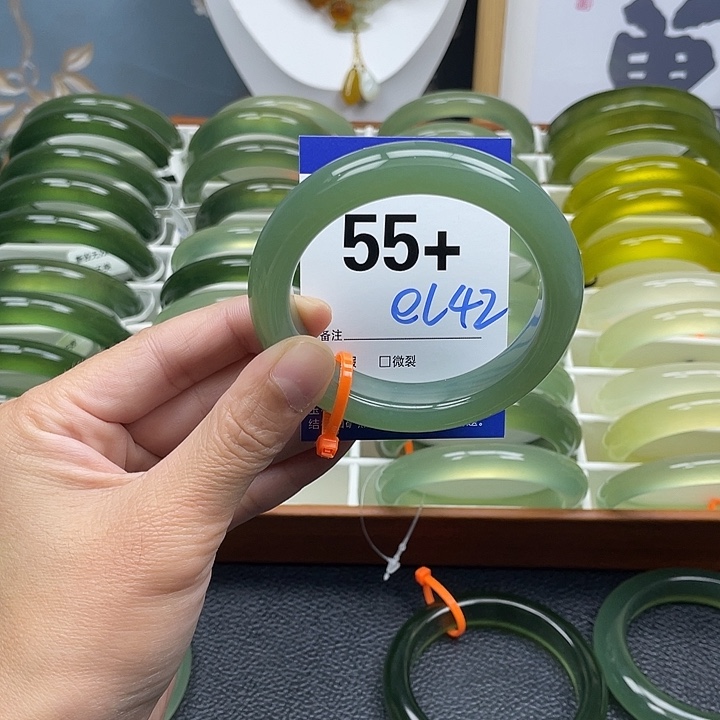 湘***️蛇纹石玉未镶嵌手镯