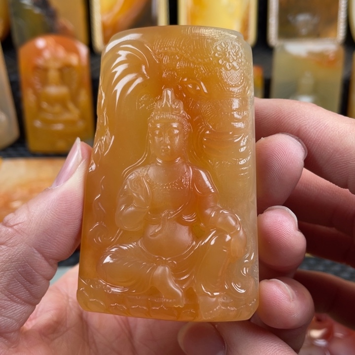 石英质玉（黄龙玉）颈饰未镶嵌