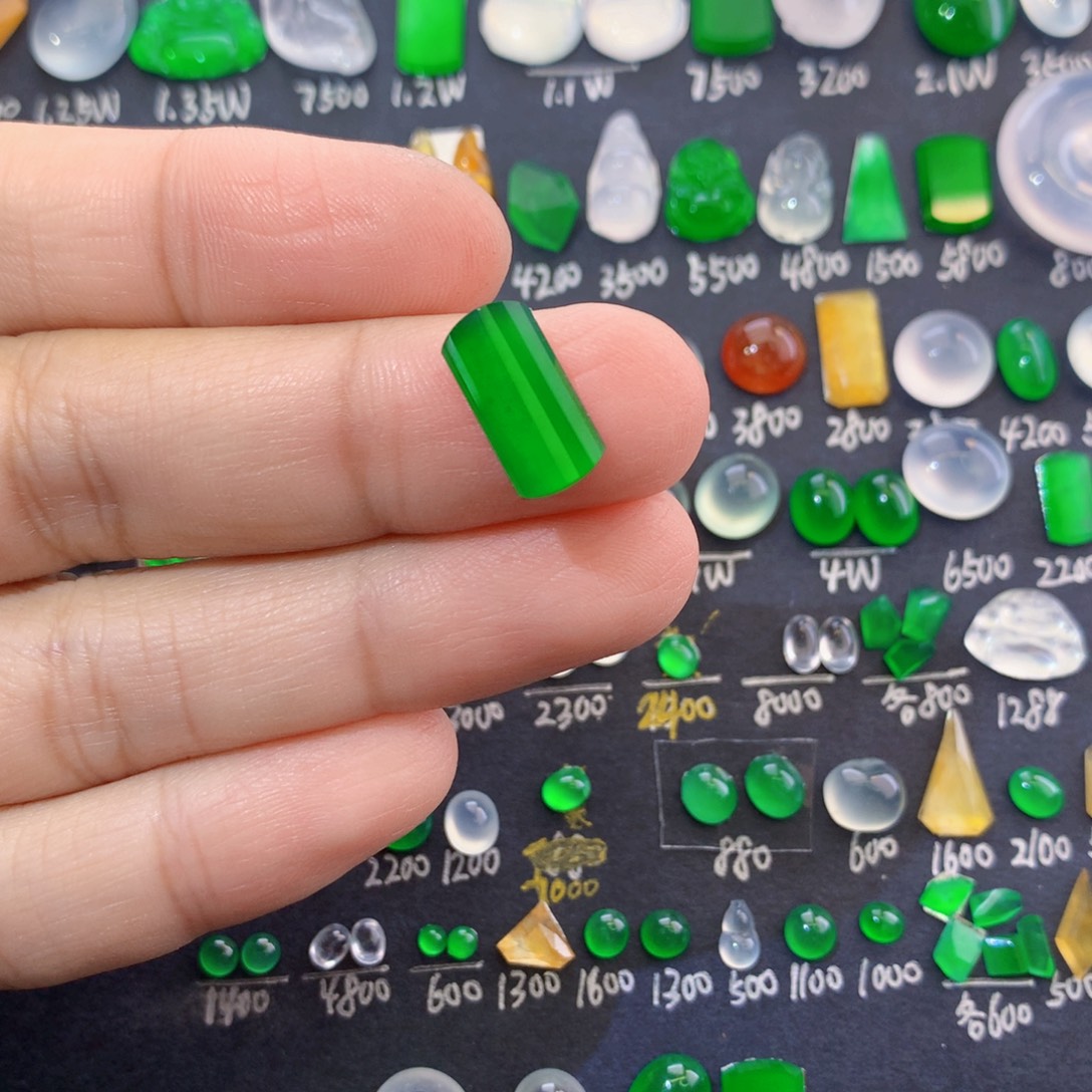 翡翠未镶嵌颈饰天然翡翠玉石马鞍