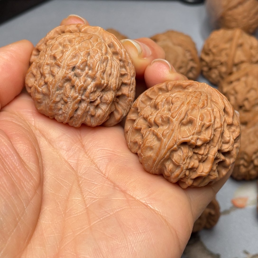 【闪购商品】文玩核桃吊坠球白………