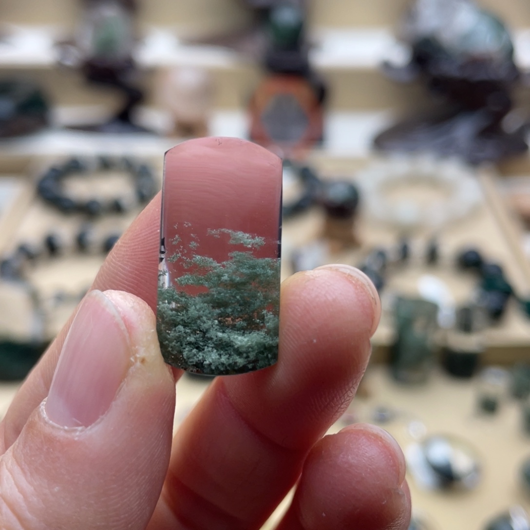 未镶嵌颈饰水晶绿幽灵无事牌