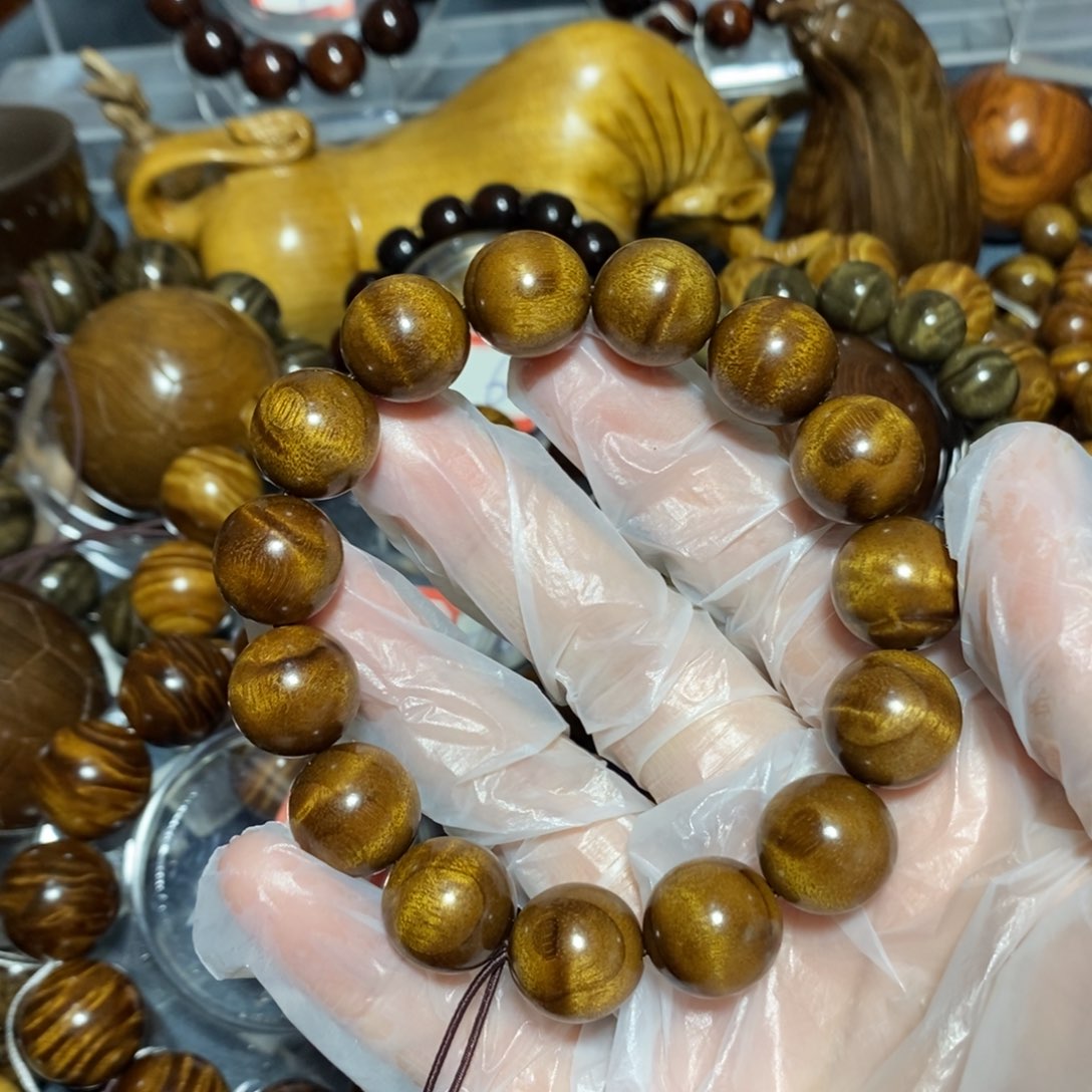 金丝楠木雕工艺品15