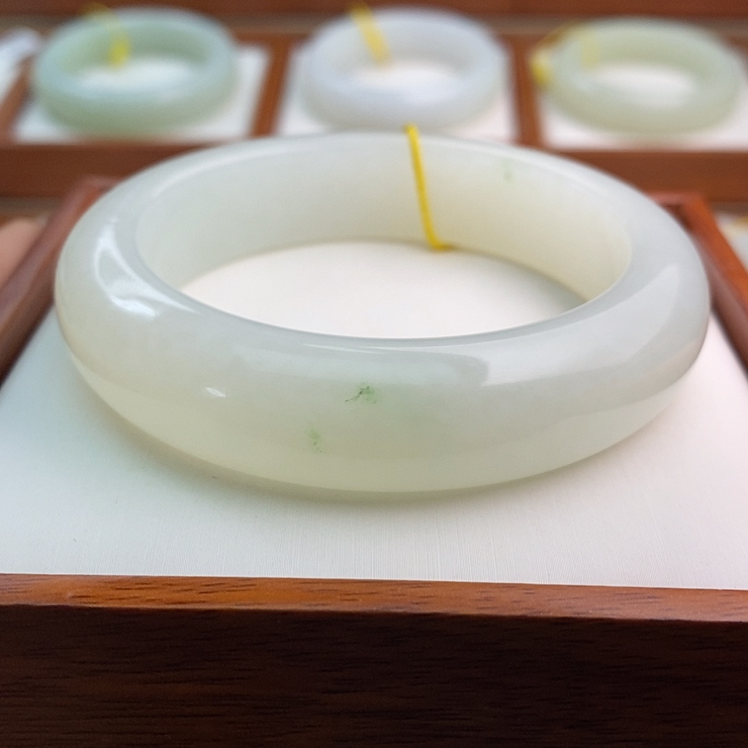 和田玉（白玉）未镶嵌手镯