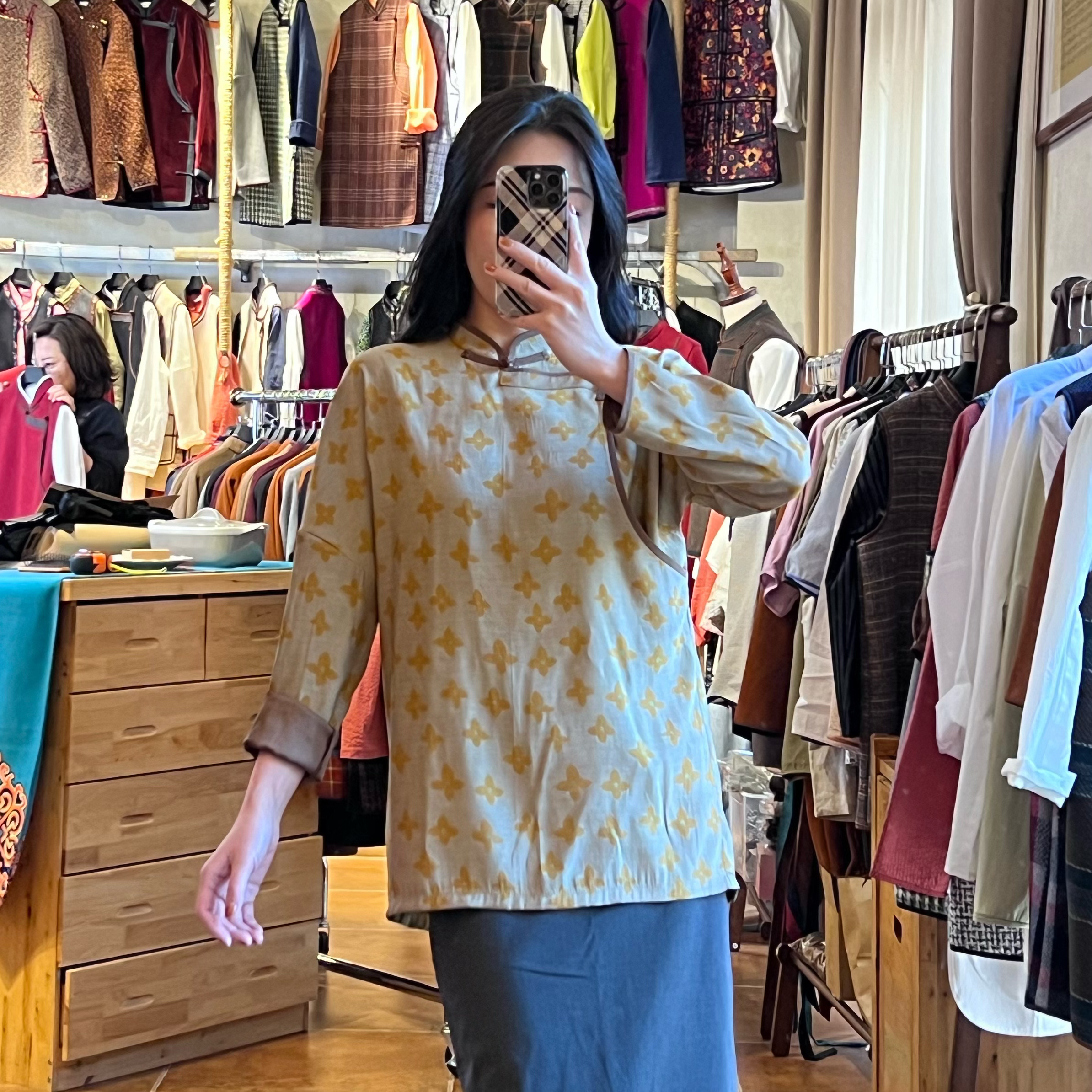 乌银·铜氨丝和麻类落肩衬衫65cm