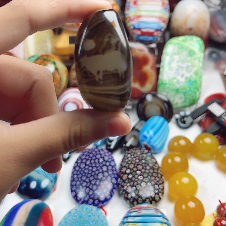 玛瑙/玉髓未镶嵌珠宝奇石