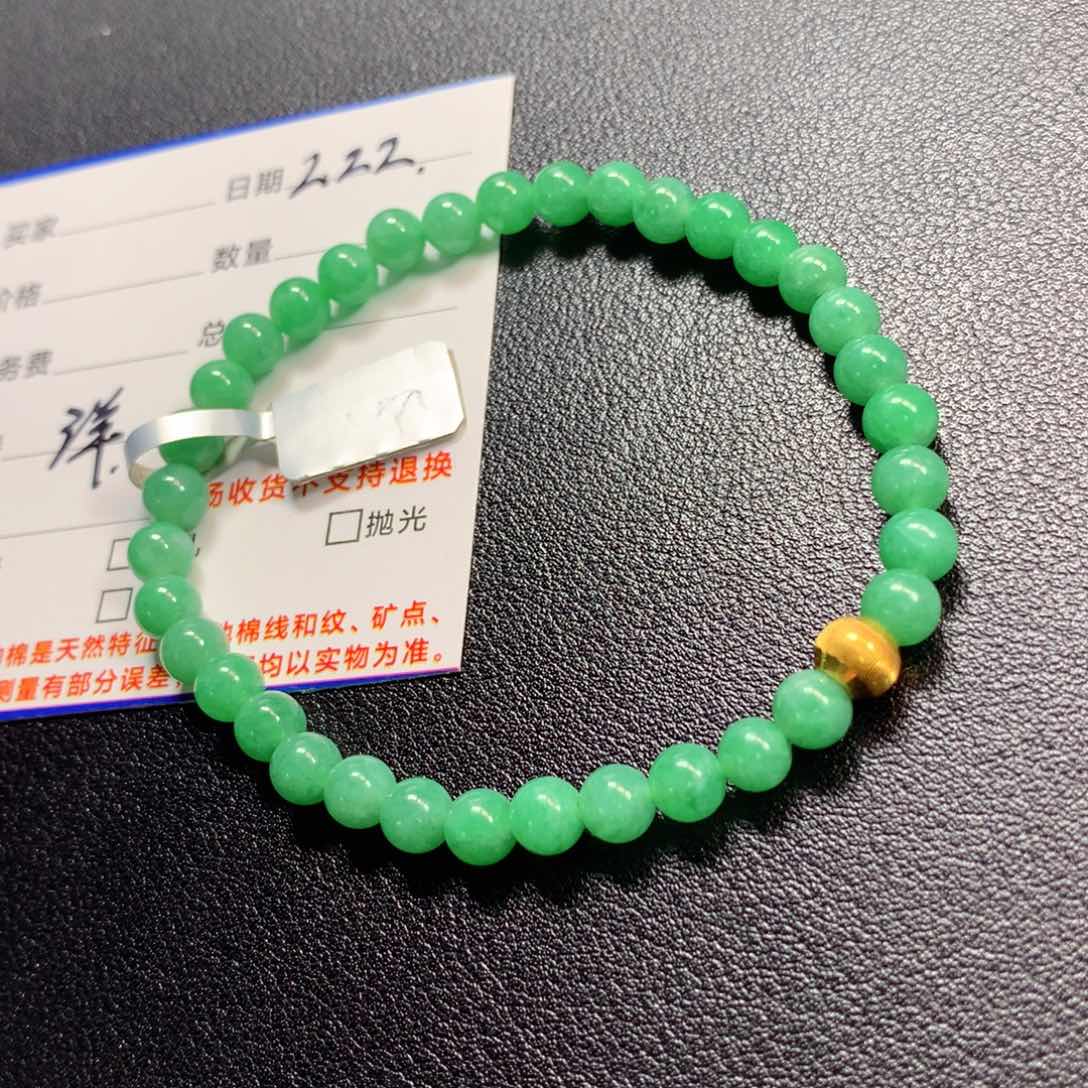 翡翠颈饰未镶嵌手串