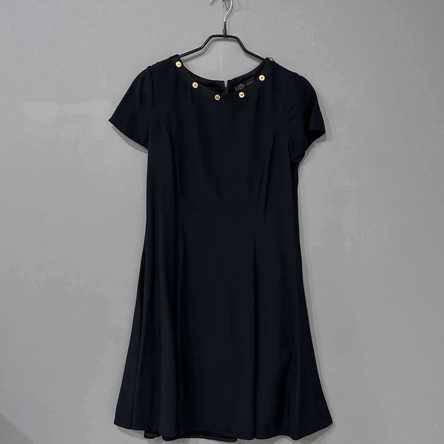 99新 VERSACE/范思哲 金扣领连衣裙/42码/18325