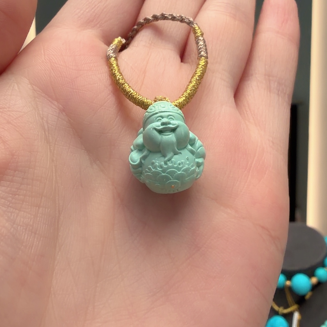 绿松石未镶嵌颈饰