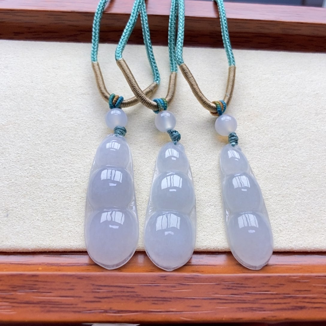 翡翠颈饰未镶嵌吊坠多样性发货发其一