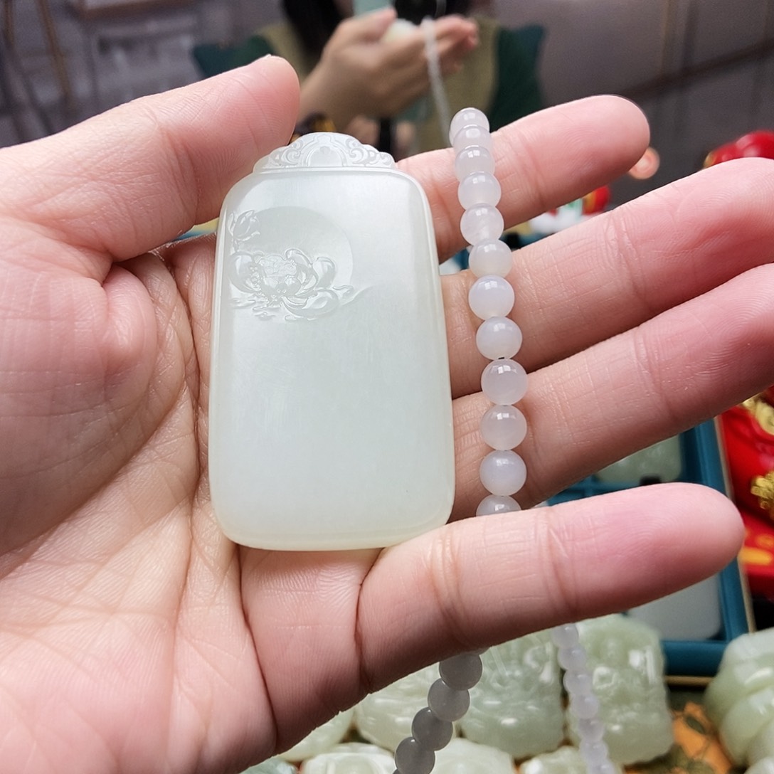 和田玉颈饰未镶嵌慧*