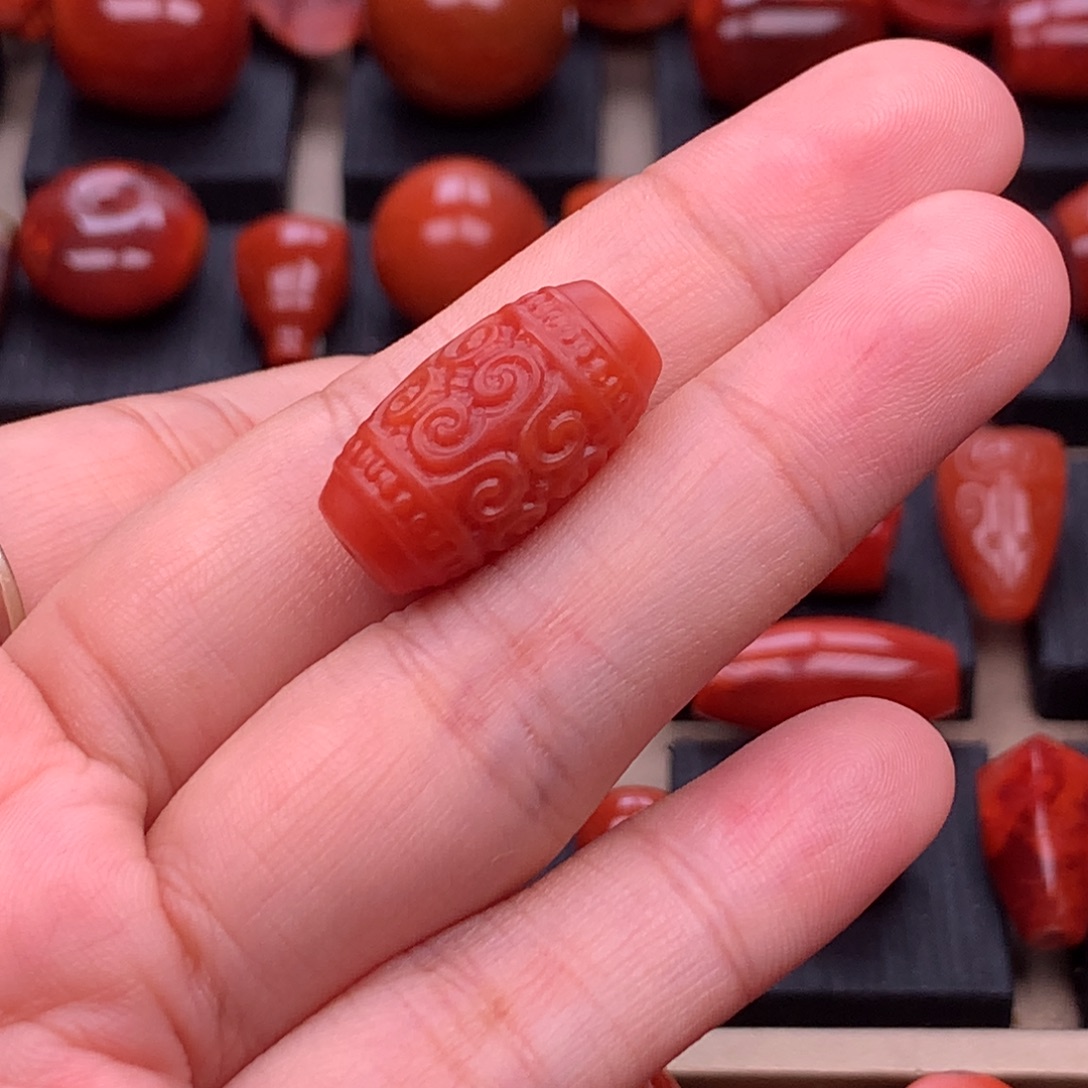 南红玛瑙未镶嵌保山五岔路回纹筒珠12mm