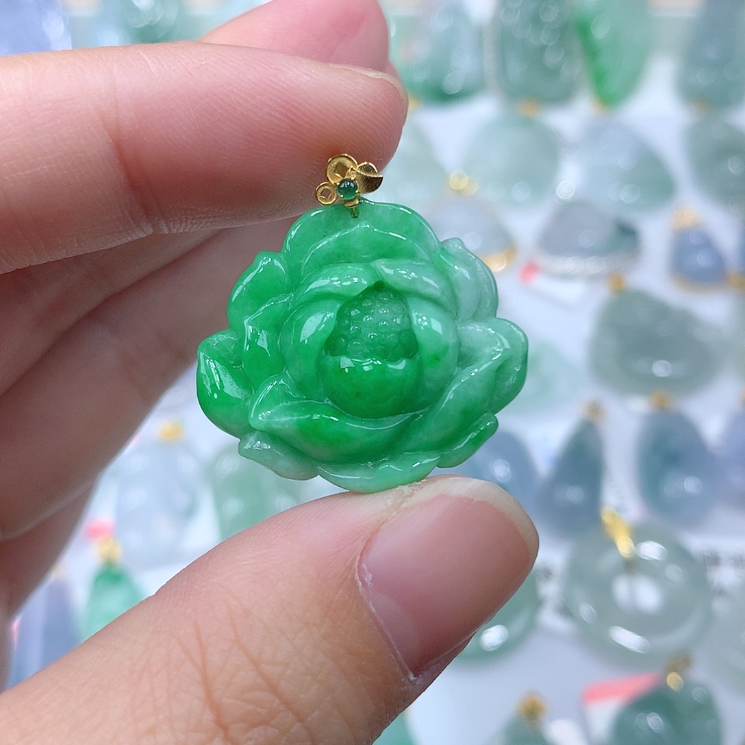 翡翠颈饰18K金镶嵌花