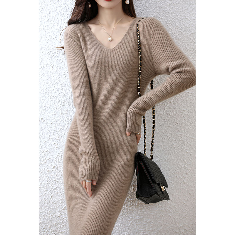韩国慵懒风气质女针织连衣裙秋冬中长款V领修身毛衣毛绒过膝长裙