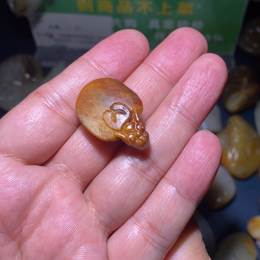 峻***峻和田玉未镶嵌颈饰