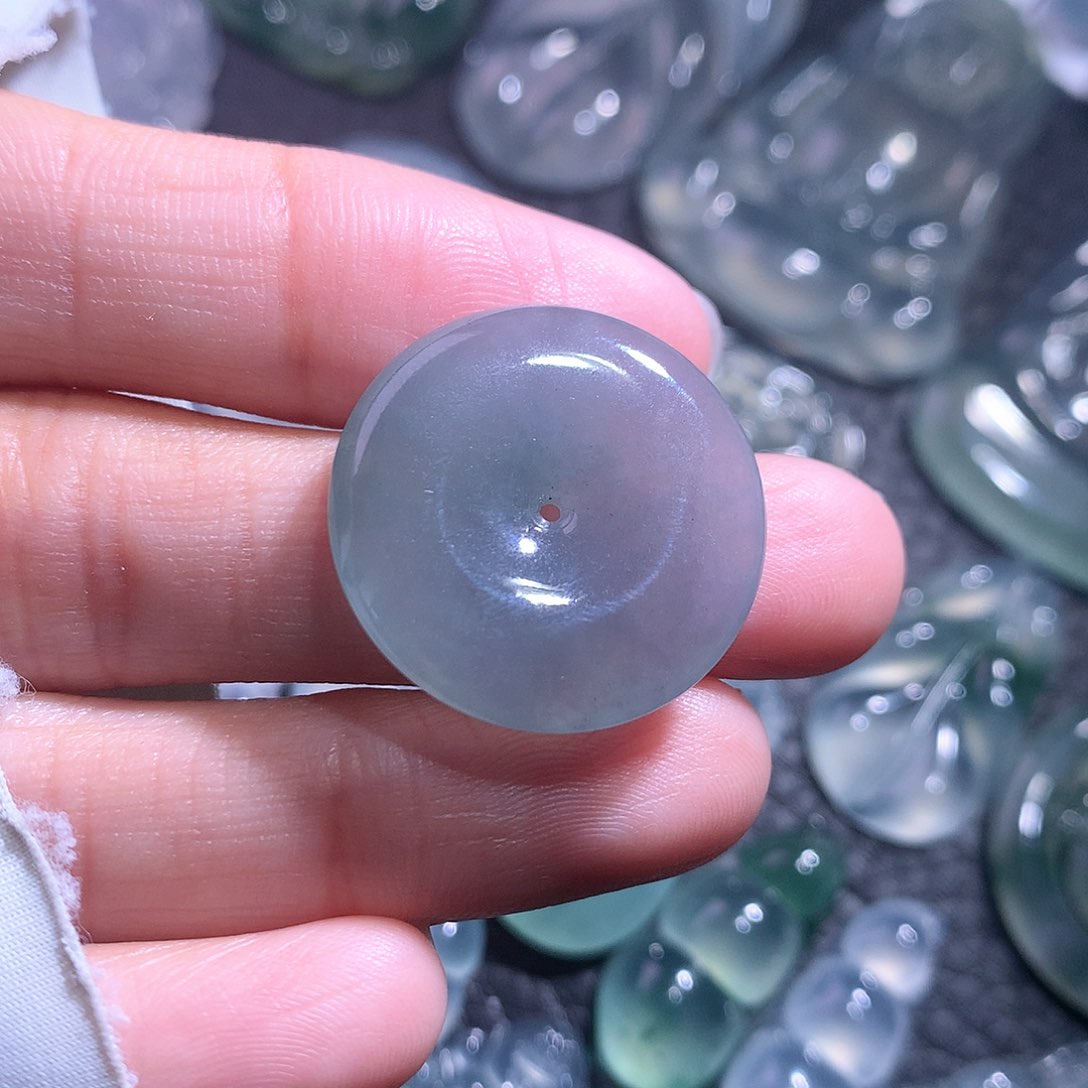 【闪购商品】翡翠未镶嵌颈饰扣