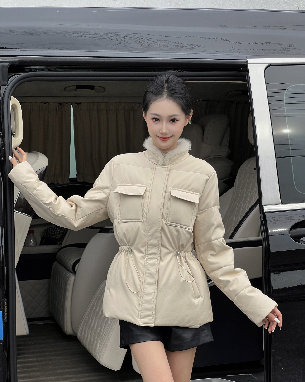 1DTLB短款时尚女款百搭宽松聚暖水貂简约厚款外套