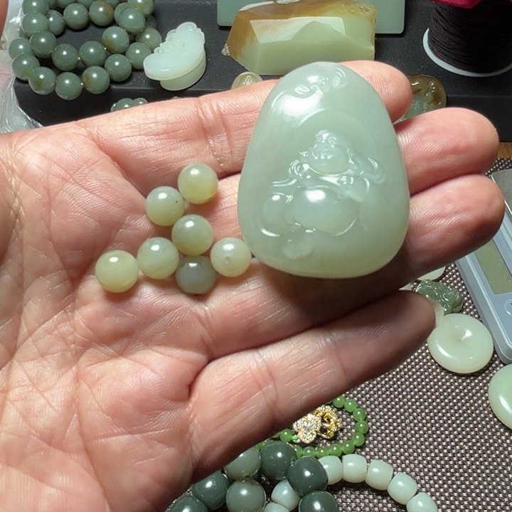 随****和田玉（糖玉）未镶嵌挂件