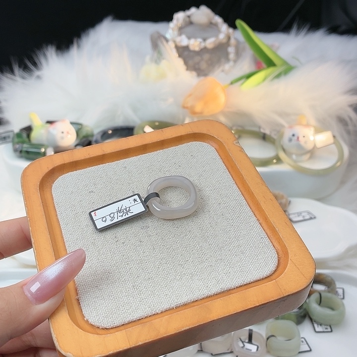 和田玉（糖玉）未镶嵌戒指t97藕粉方圆直径16.8不退换