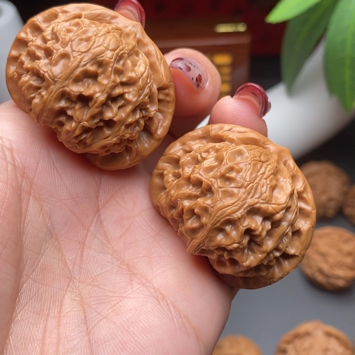 文玩核桃把件宫灯