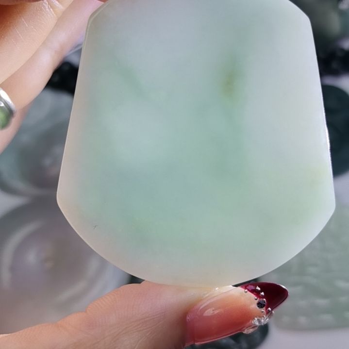 翡翠颈饰未镶嵌天然的A货翡翠多样性发货