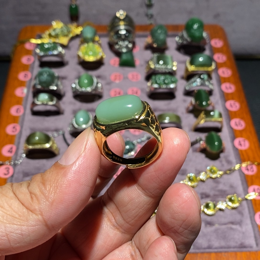 和田玉（碧玉）未镶嵌戒指