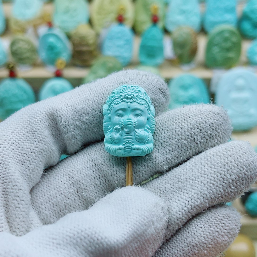 绿松石未镶嵌珠宝奇石