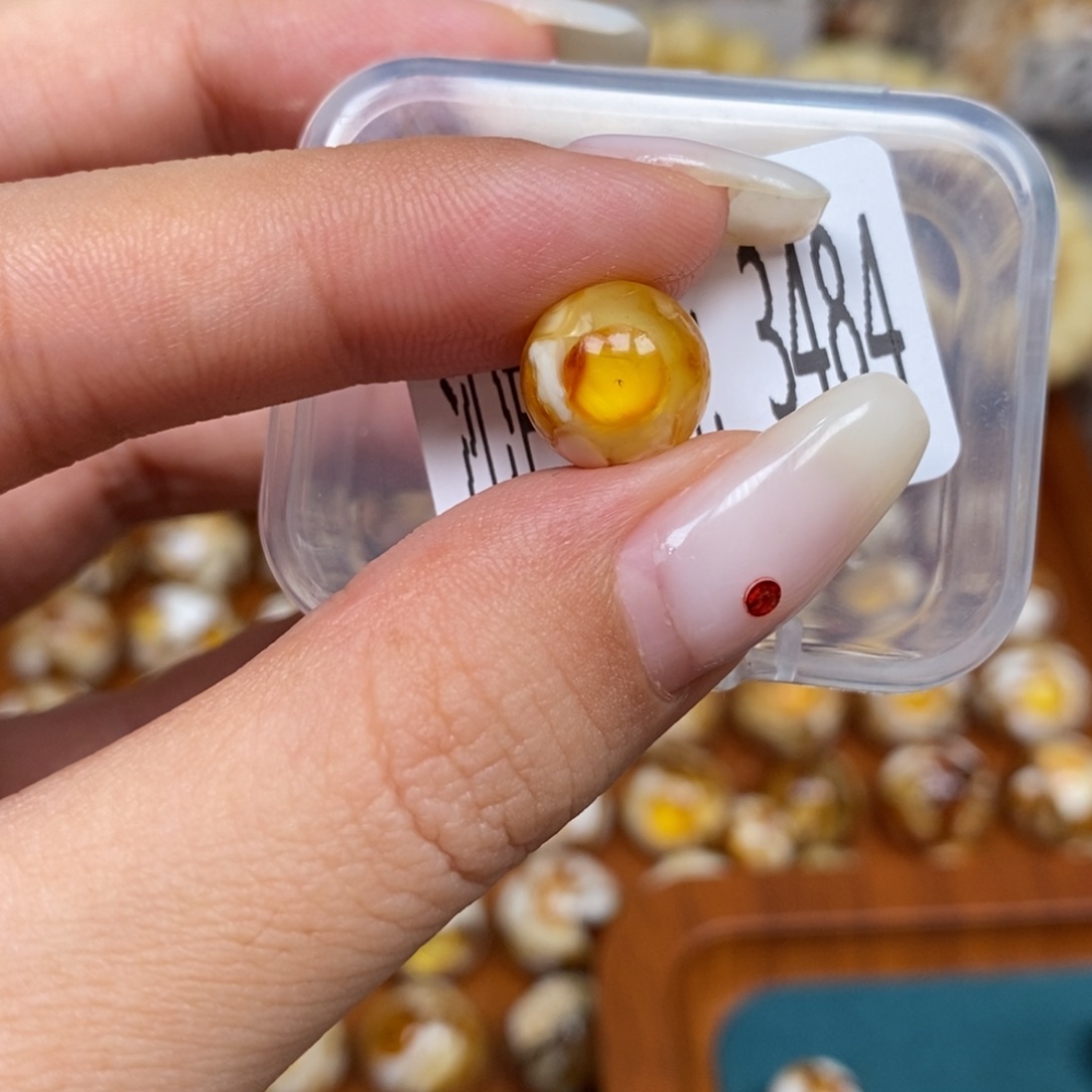 蜜蜡未镶嵌珠宝奇石3484